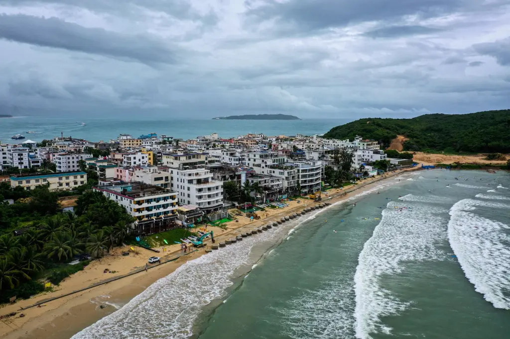工厂仓储搬运设备选型指南：电动叉车与搬运车应用场景解析