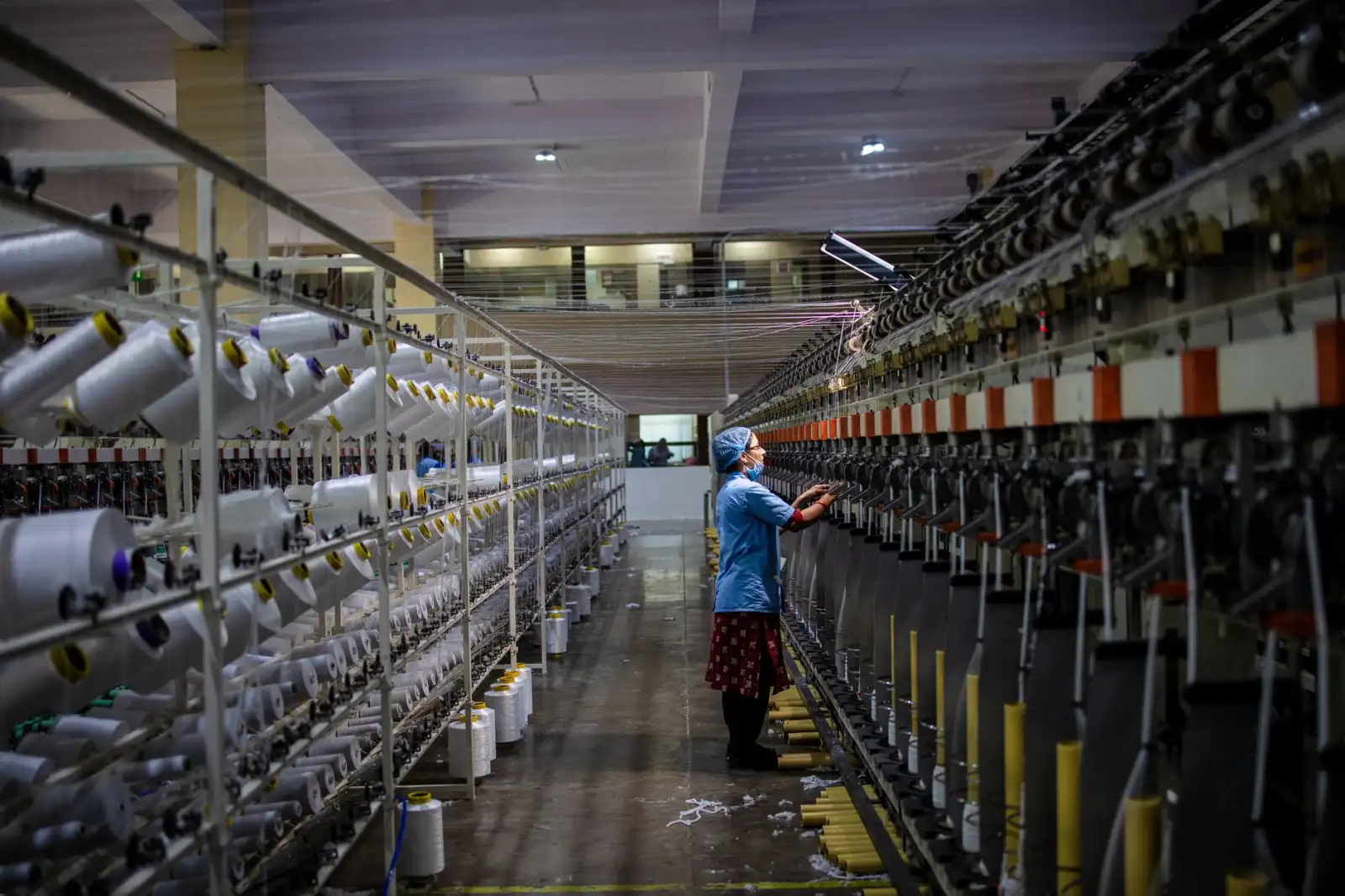 重庆骁冠电动叉车核心技术特点与节能优势解析