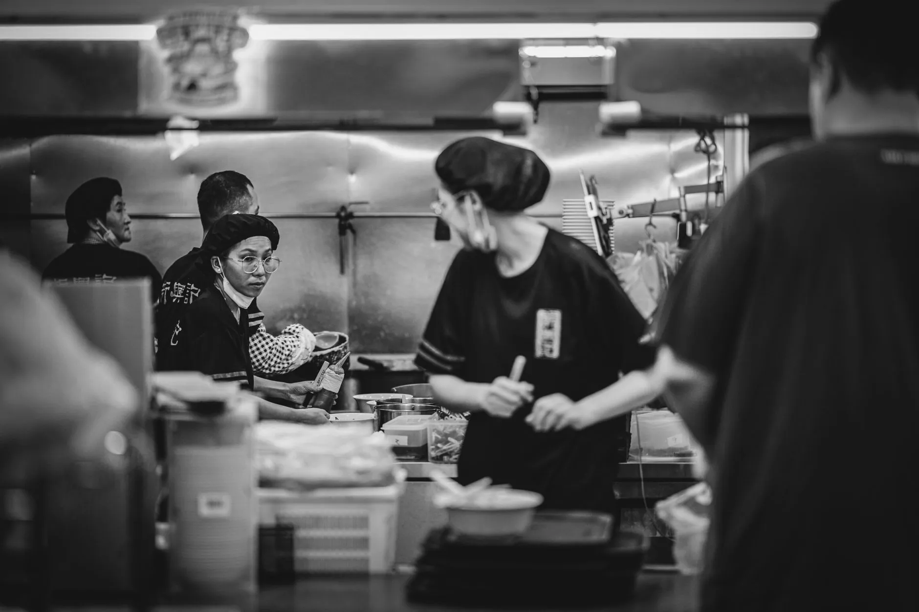 堆高车在密集仓储场景中的操作技巧与效率提升方案