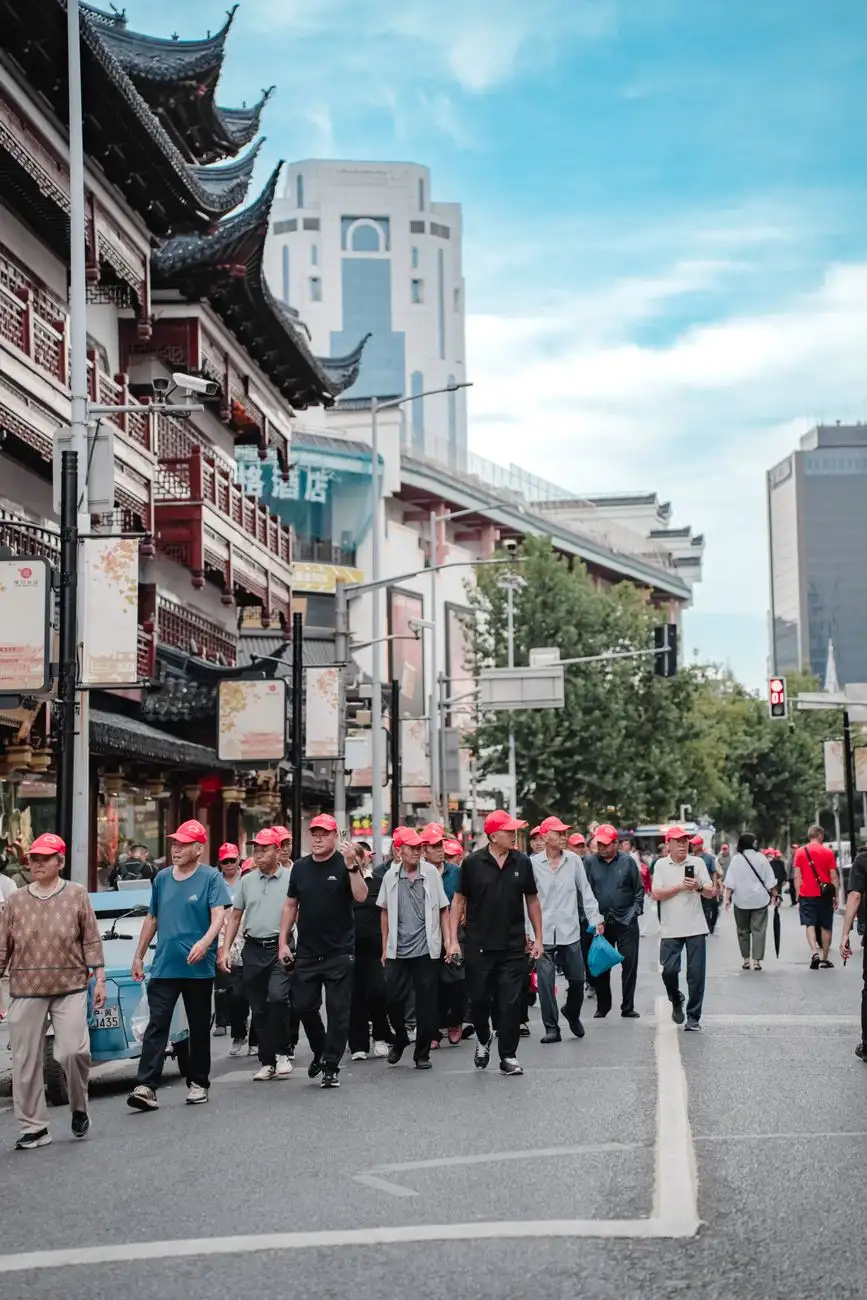 工厂自动化升级中堆高车选型与配置方案详解