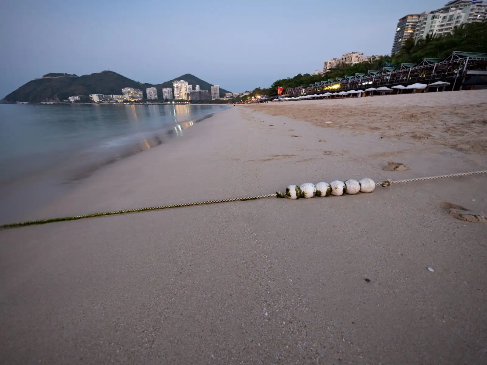 电动叉车与搬运车能耗对比：骁冠科技高效节能数据解析