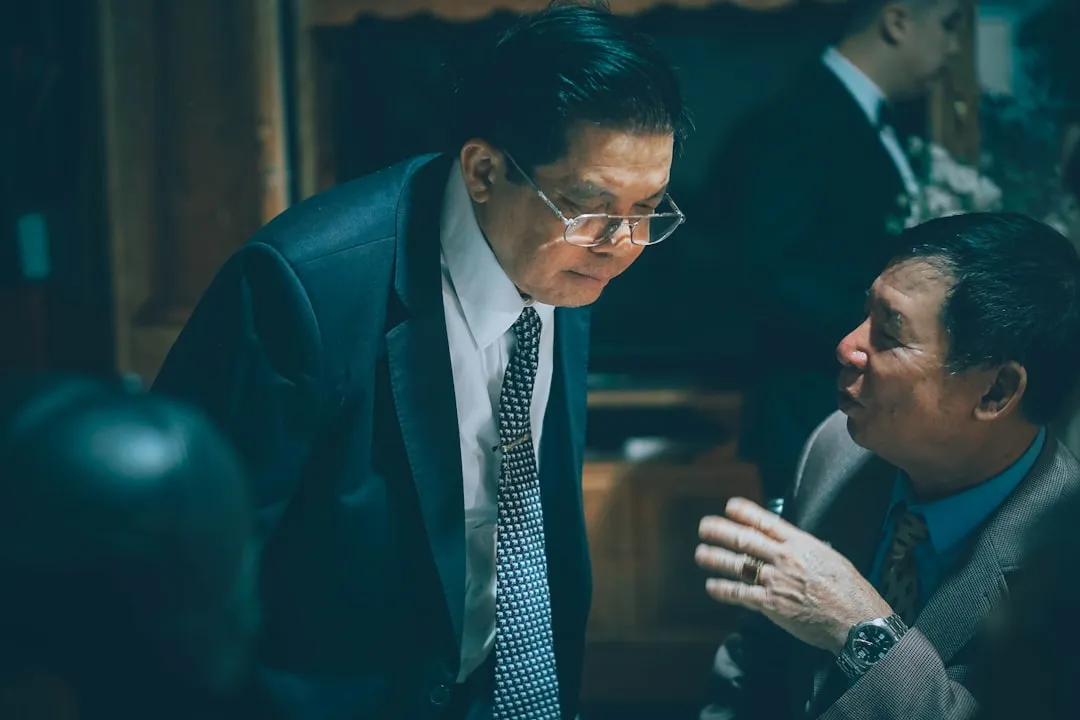 工厂仓储搬运效率提升方案：电动叉车与搬运车的选型建议