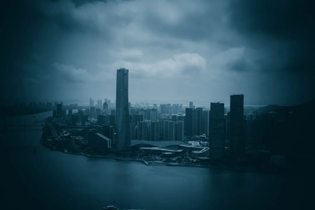 重庆骁冠科技电动叉车系列产品技术优势与节能表现解析