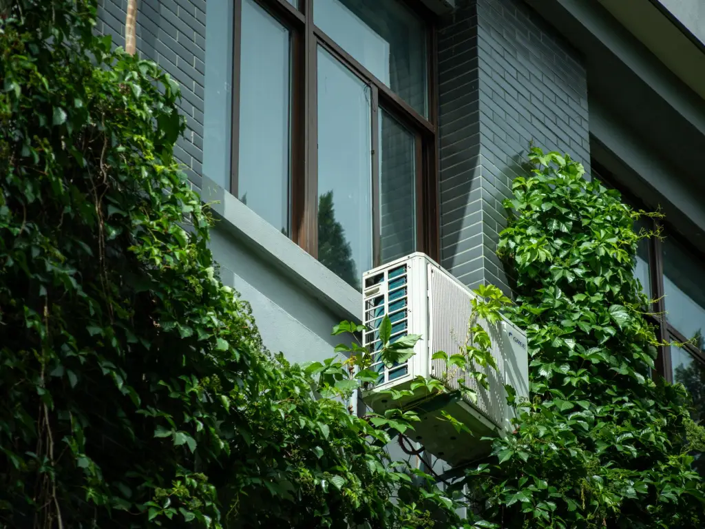 电动叉车与堆高车在仓储场景中的功能差异与选型建议