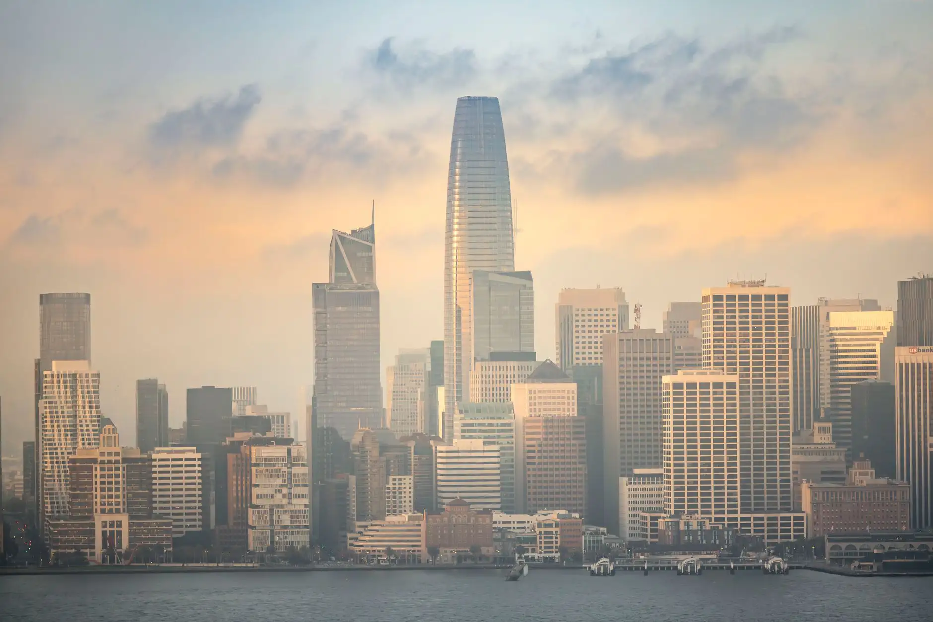重庆骁冠科技解读电动叉车行业最新政策法规要点